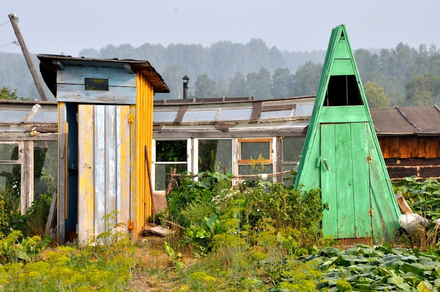 Is een kunststof tuinhuis beter dan hout?